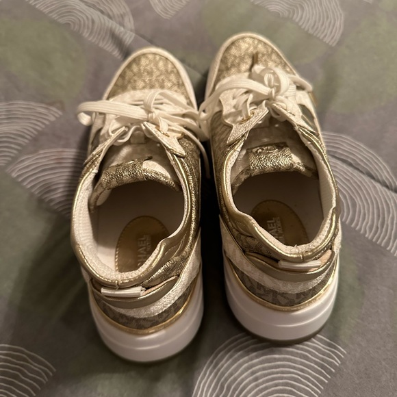 Michael Kors sneakers - Picture 7 of 8